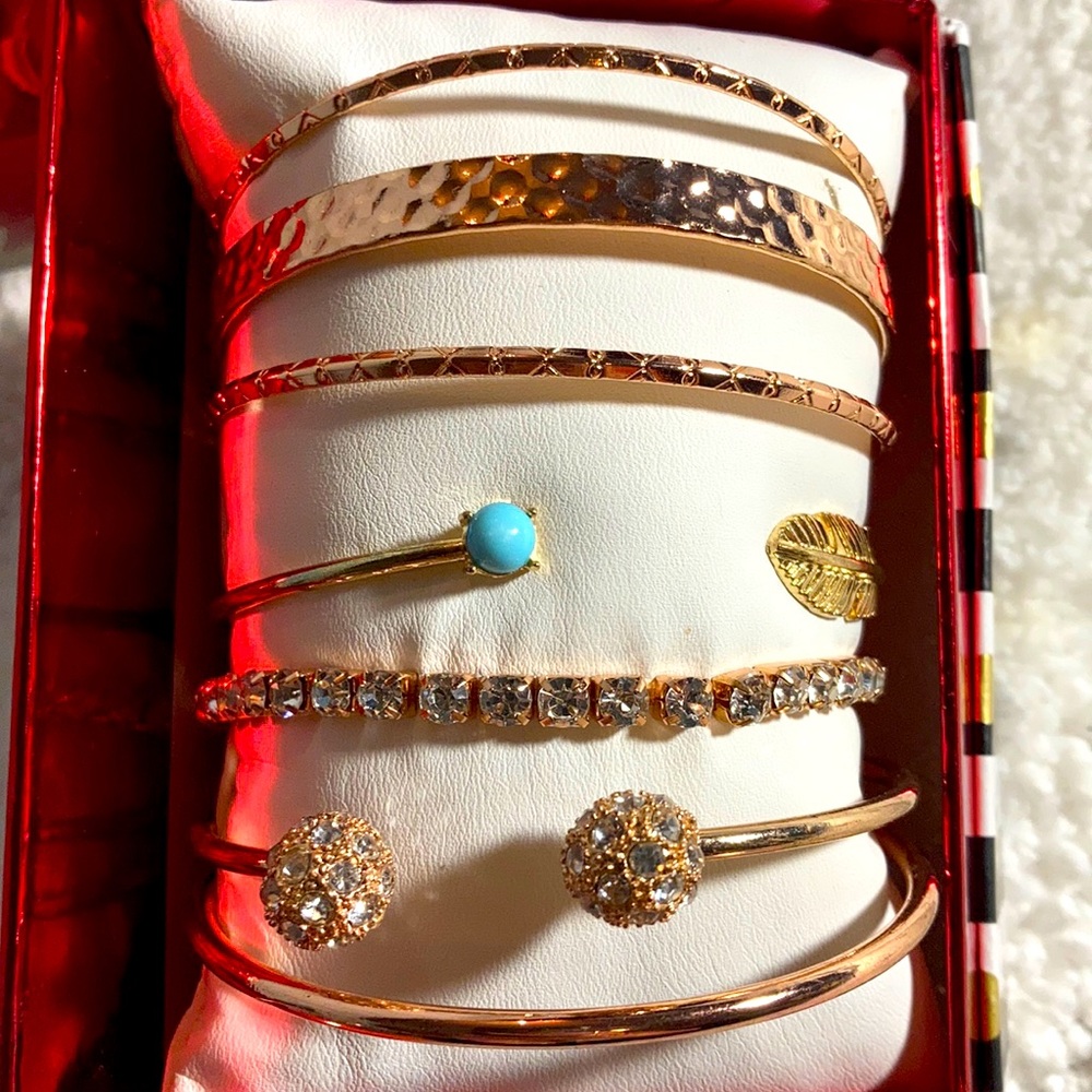 Rose gold 7-bracelet bangle set- BRAND NEW :)